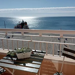 https://apartamento-en-primersima-linea-de-playa.1costadelsol.com
